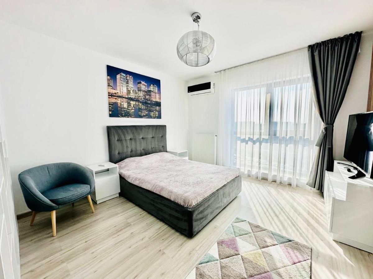 At The Top Plaza Studio Bucarest Extérieur photo